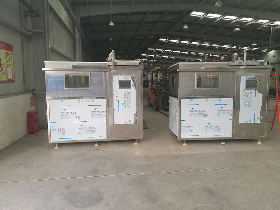 關節(jié)機器人定位高壓噴淋清洗機